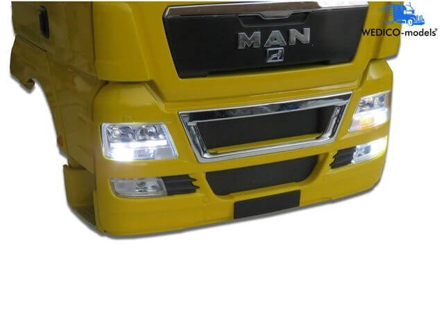 LED-Platinen-Paar vorne für MAN TGX von  Wedico. 12V