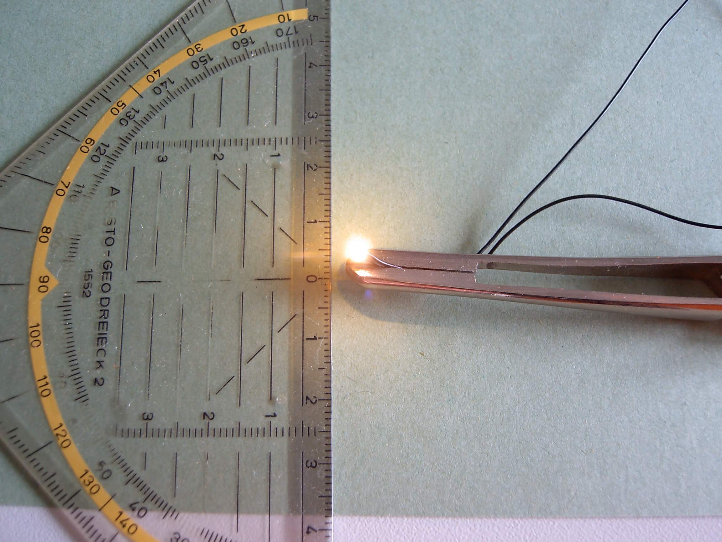 1x SMD-LED gelb (SMD-Bauform 0805) mit   angelöteten Litzen