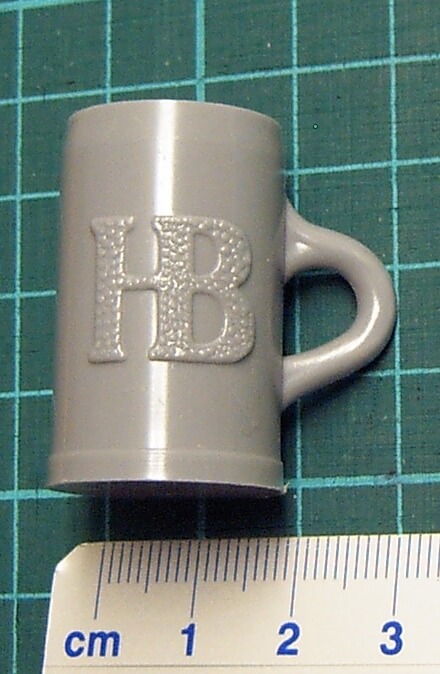 Bierkrug 2,1cm x 3,5cm hoch, grau 1 Bierkrug 2,1cm x 3,5cm hoch, grau