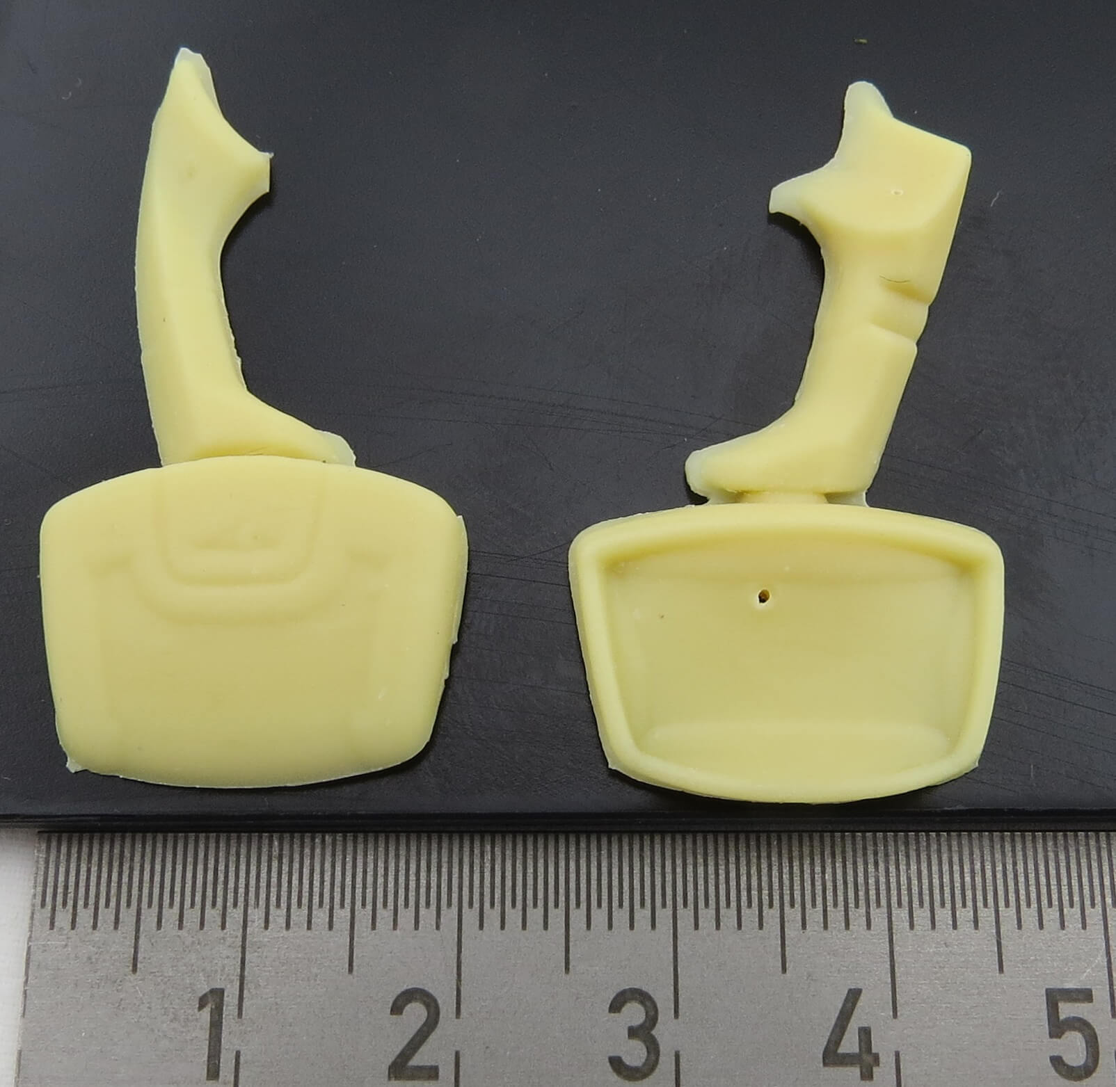 Spiegel, 1 Stück, ca.24x19x6mm PU-Kunststoff, Frontspiegel. Spiegel, 1 Stück, ca.24x19x6mm PU-Kunststoff, Frontspiegel.