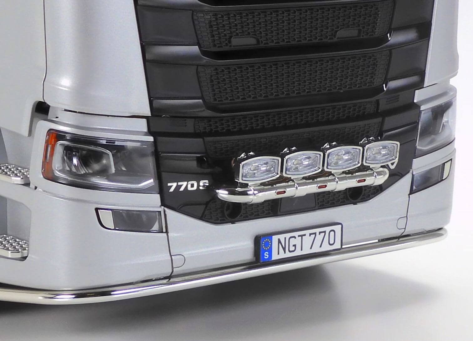 Tamiya Scania 770 S (56373) Bausatz 1/14 silber vorlackier