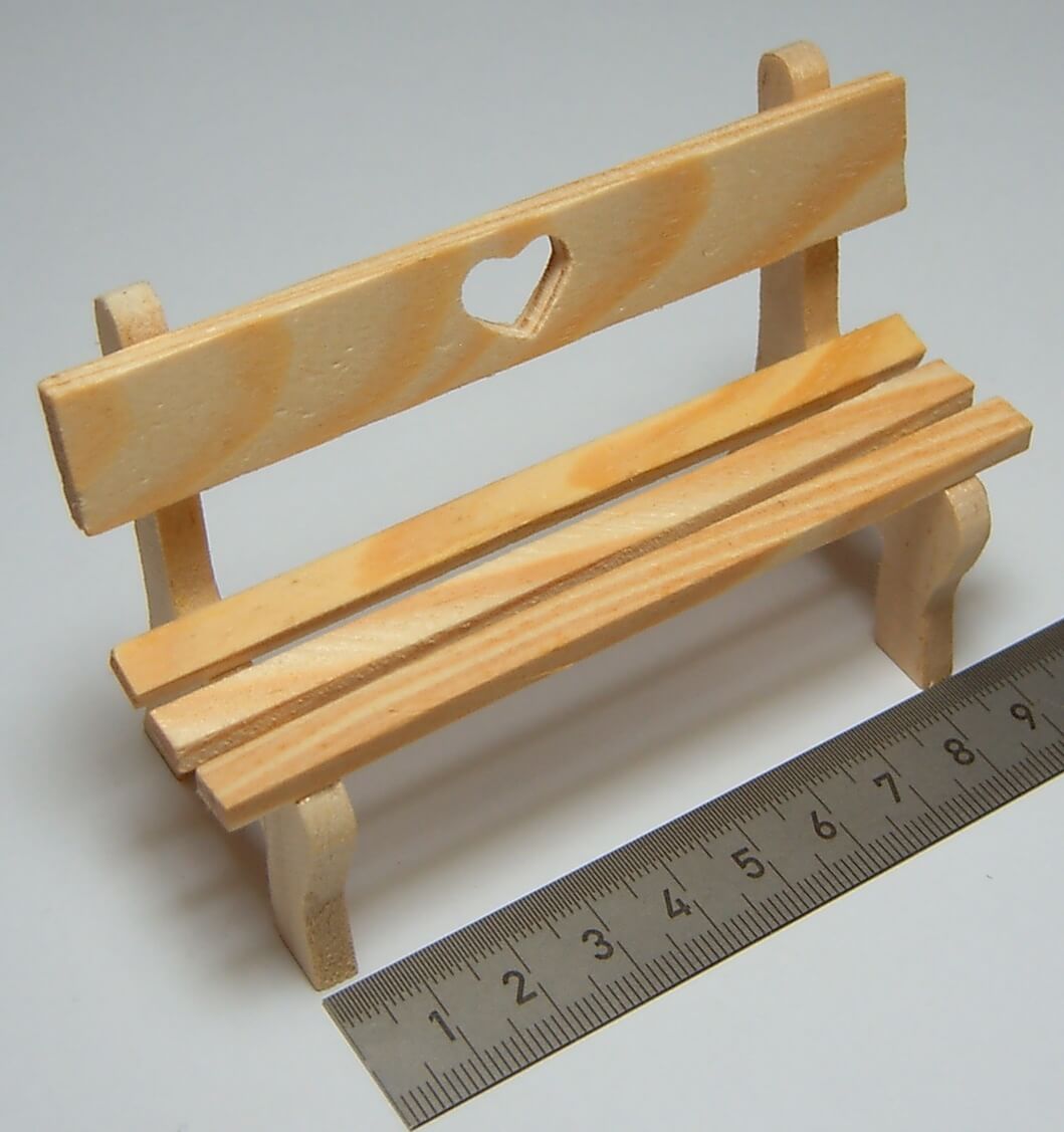 Park Bench 10 cm wide, 60mm high 40mm deep, with