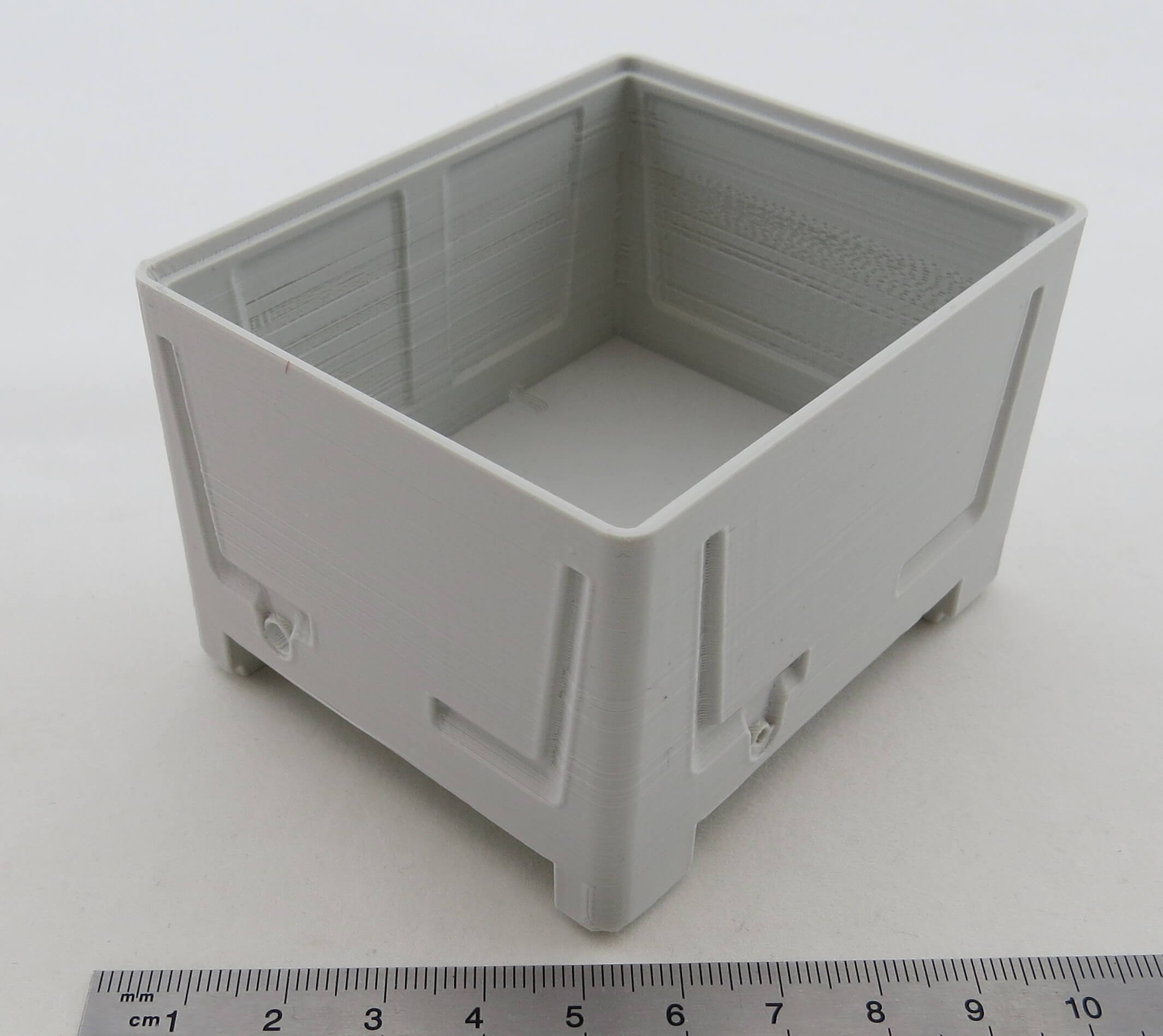 Bigbox (3D-Druck), geschlossene Form. Stapelbar mit 4 Füße  