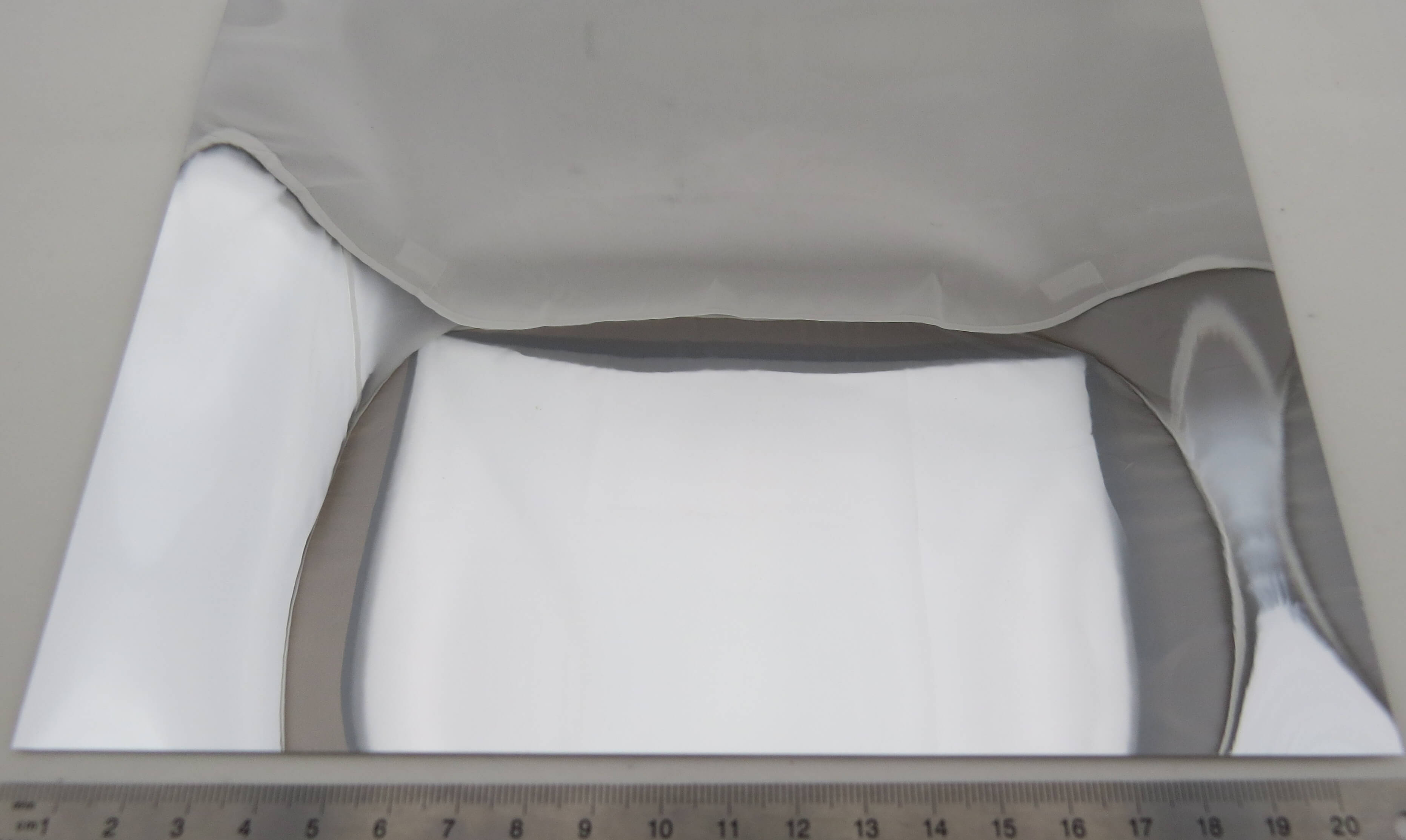 Spiegelfolie ca. DIN A5-Format selbstklebend. Einfach Spiegelfolie ca. DIN A5-Format selbstklebend. Einfach