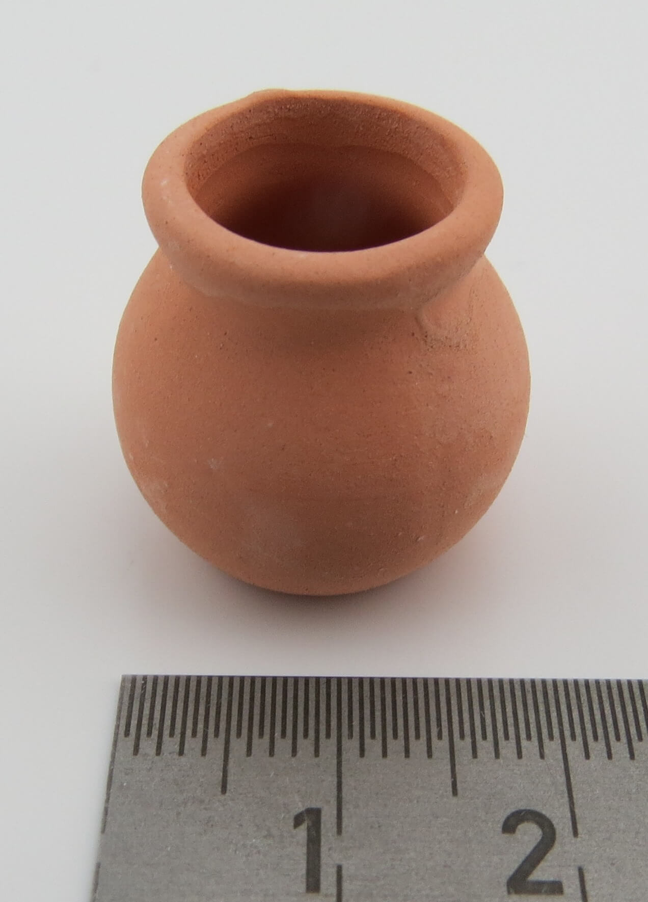 Tonkrug, bauchig, 20mm Durchmesser, 20mm hoch. Ohne Griffe Tonkrug, bauchig, 20mm Durchmesser, 20mm hoch. Ohne Griffe