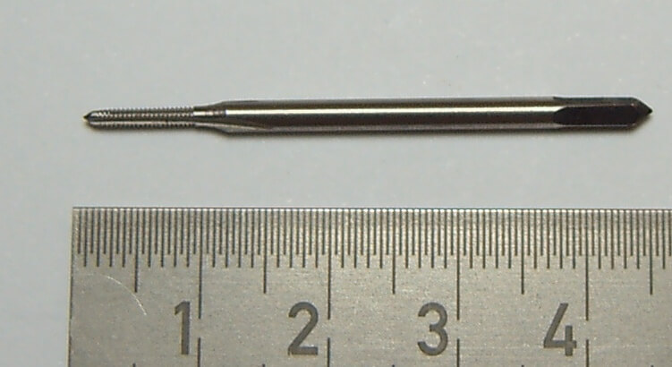 Gewindebohrer HSS M1,6 (1 Stück), 3 geschliffene Flächen Gewindebohrer HSS M1,6 (1 Stück), 3 geschliffene Flächen