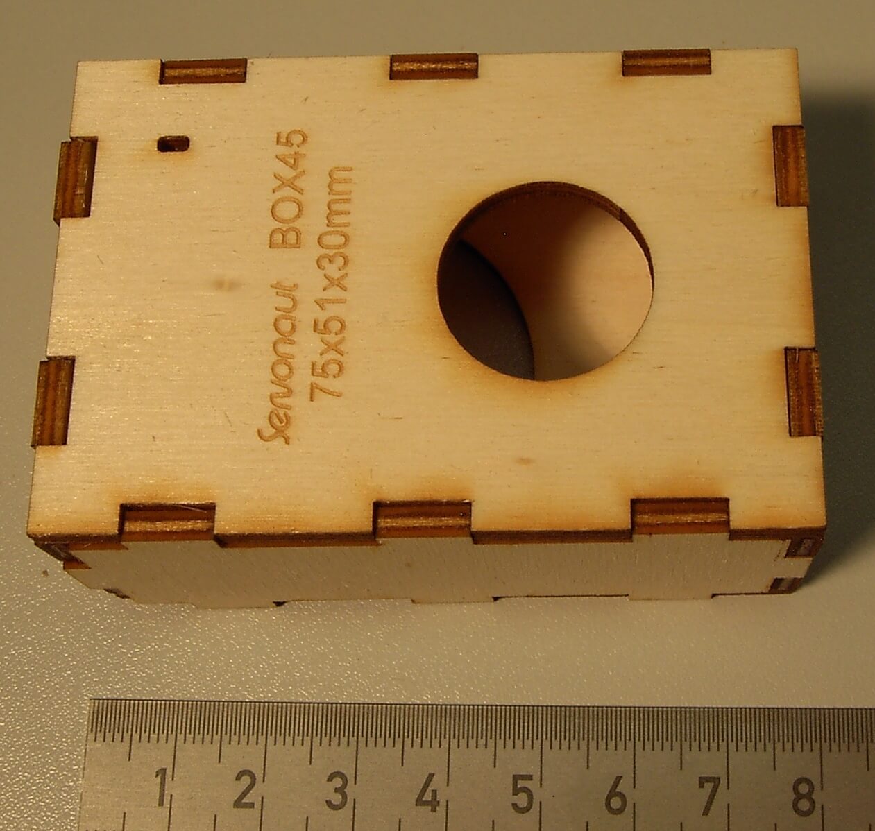 1x Lautsprecherbox Box45, Sperrholz. Ca. 75x51x30mm         