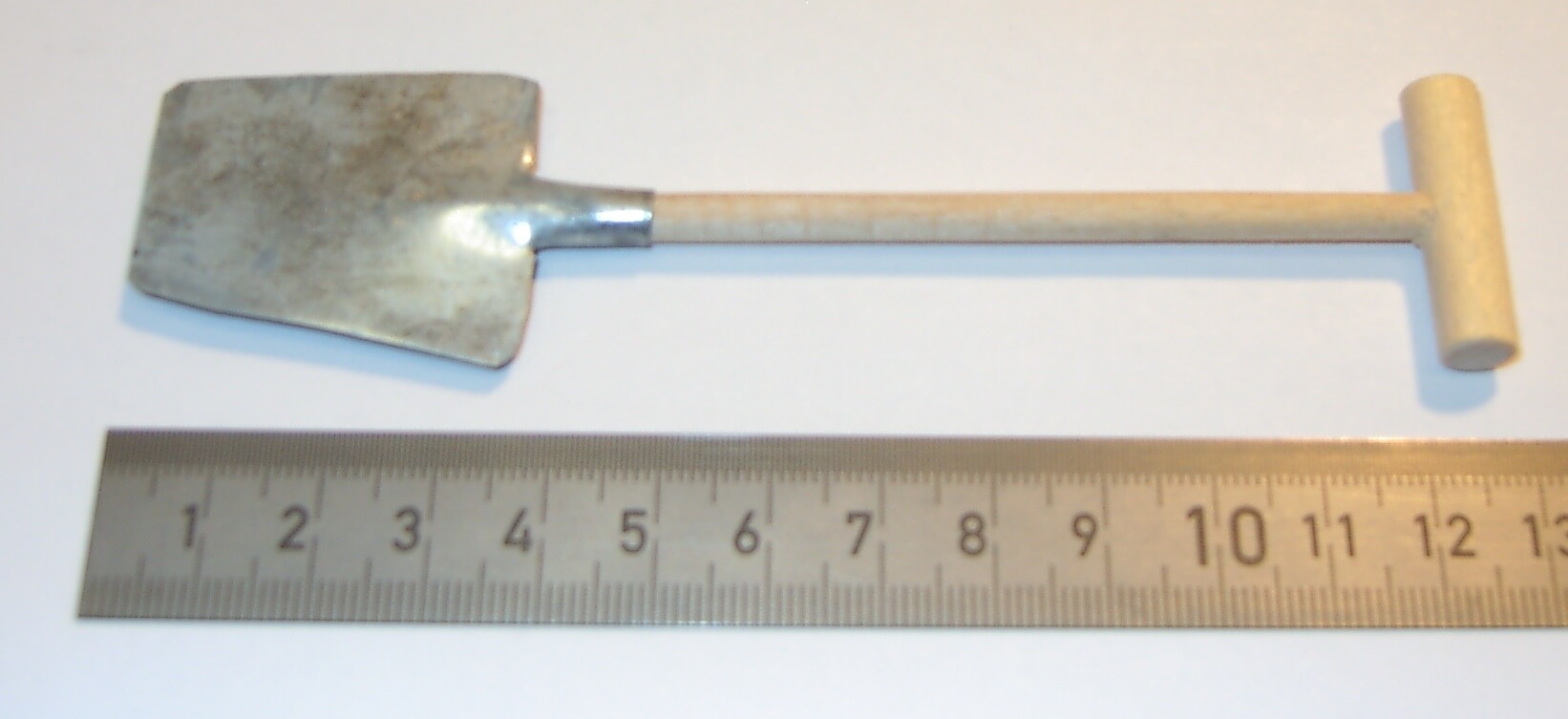 1x Spaten natur, ca. 13x3cm. Spatenblatt aus Metall, Stil   