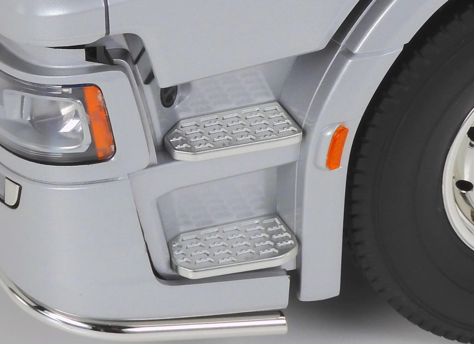 Tamiya Scania 770 S (56373) Bausatz 1/14 silber vorlackier