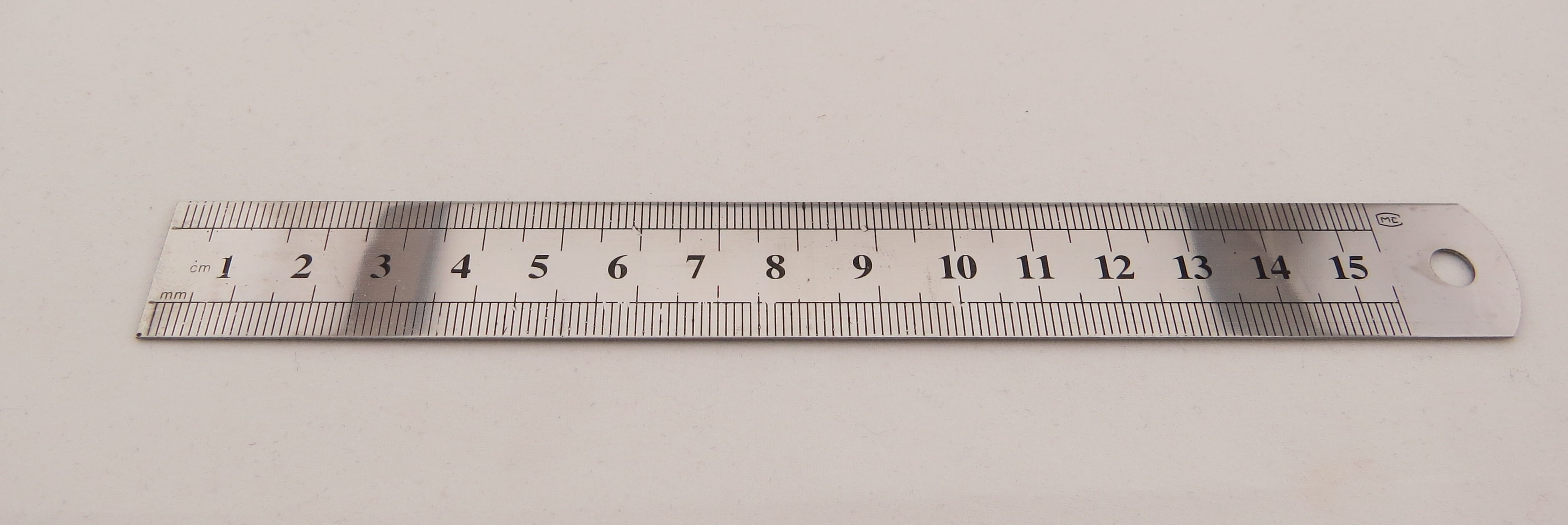 Metall-Lineal, Stahl, biegbar. 150mm. Mit beidseitiger mm- 1 Metall-Lineal, Stahl, biegbar. 150mm. Mit beidseitiger mm-