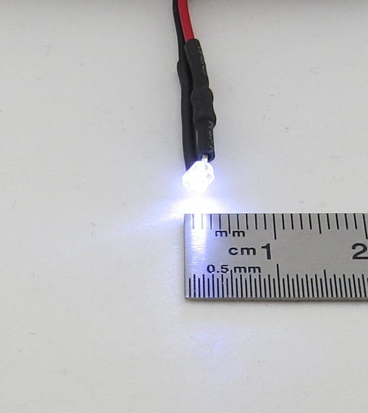 1 LED weiss 1,8mm, klares Gehäuse, mit   ca. 25cm Litzen, mi