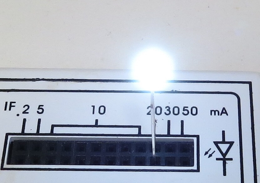 LED kaltweiss 3mm, diffus weisses Gehäuse, bedrahtet