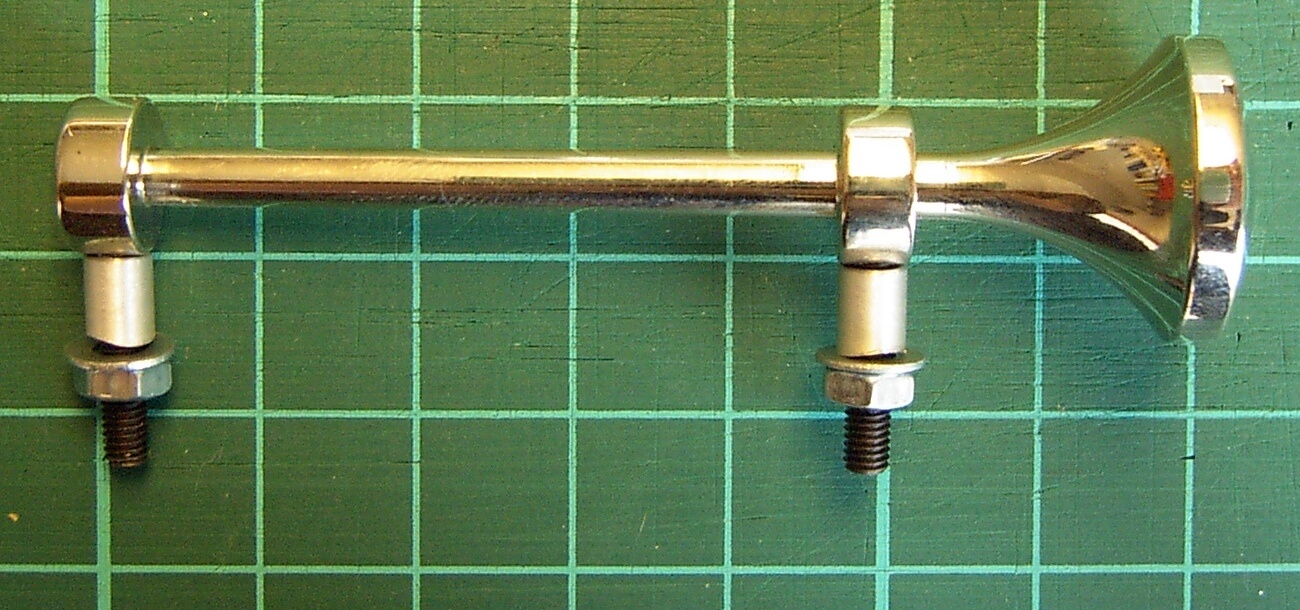 Fanfare 70mm lang, vernickelt, mit Befestigungsmaterial Fanfare 70mm lang, vernickelt, mit Befestigungsmaterial