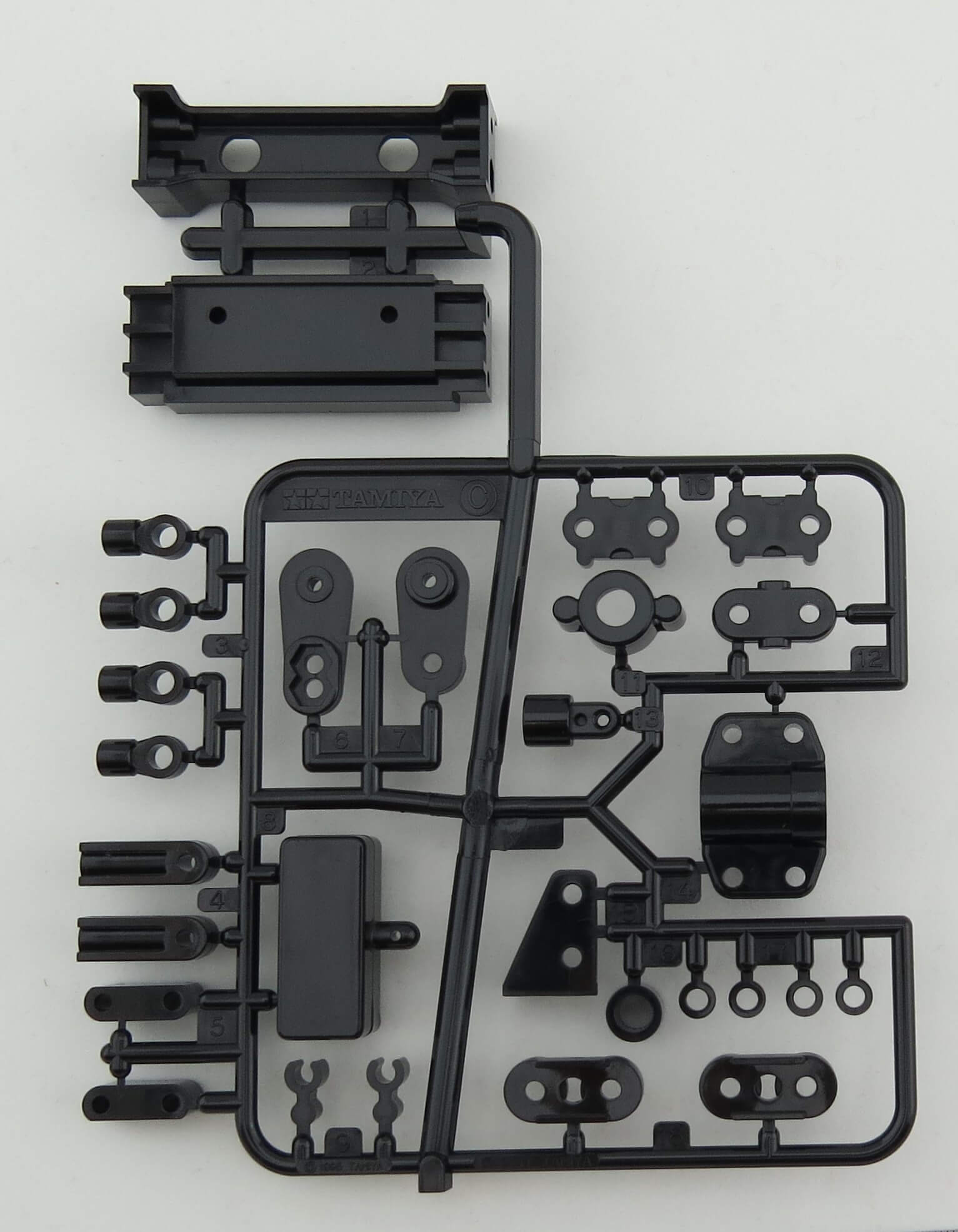 C-Teile für Tamiya Arocs 3348 6x4 Querträger, Rahmenstrebe  