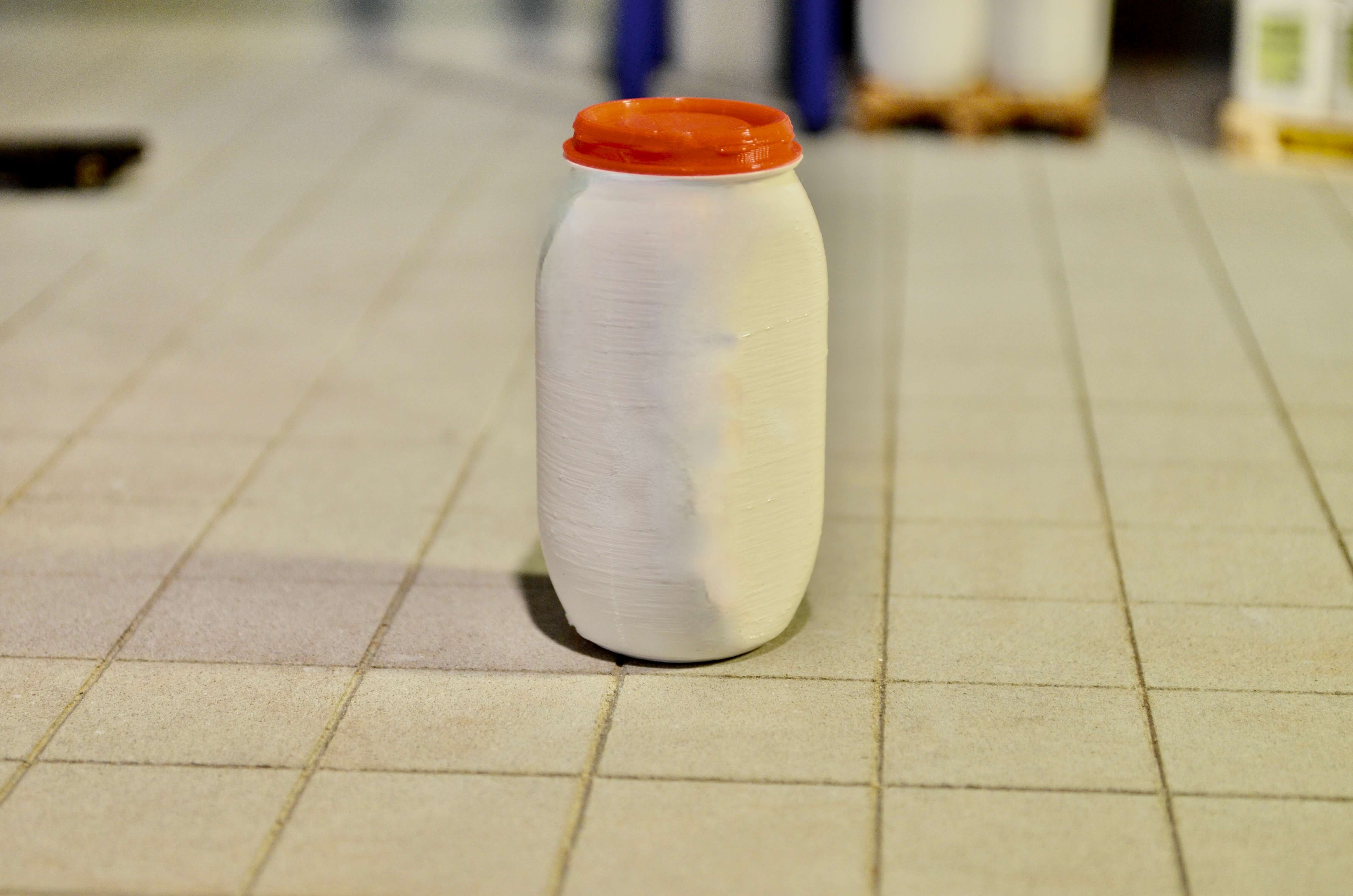Wide-mouth barrel white with red lid