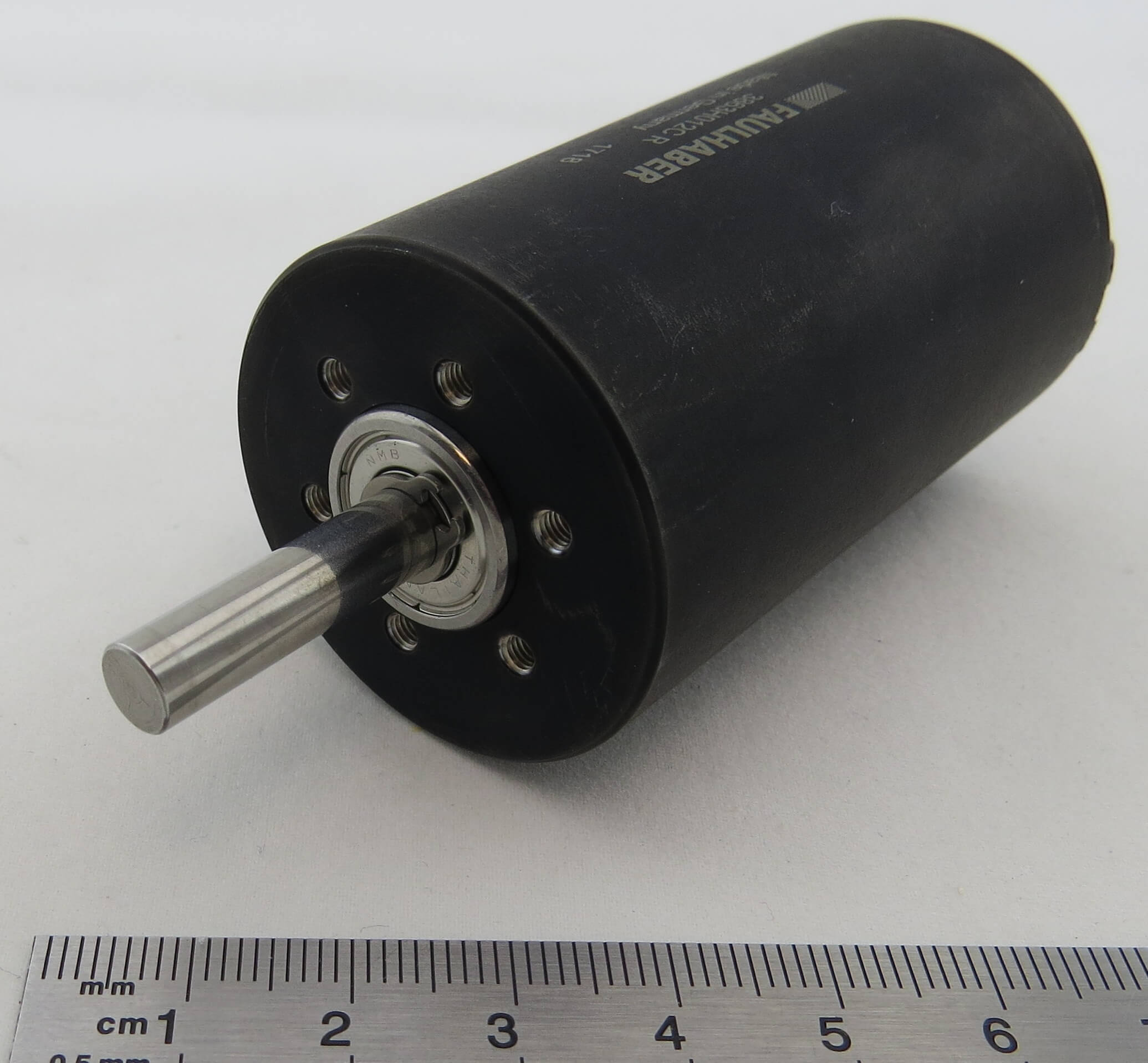 1x DC-Kleinmotor 12V 3863H012CR von Faulhaber. Nennspannun