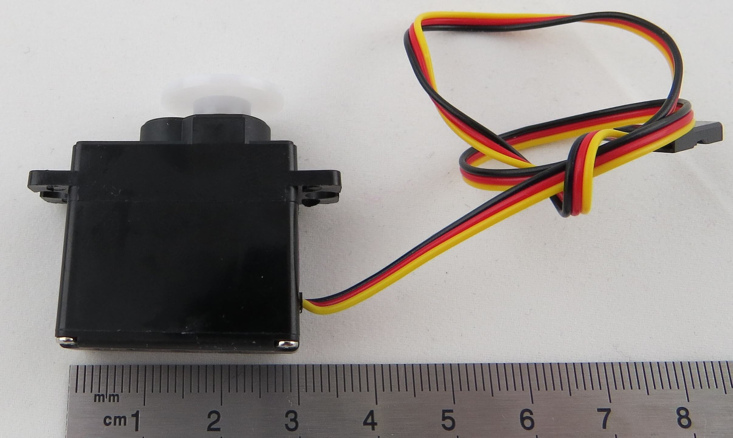 1 Servo HS-81 (Hitec). Analoges Standard Micro-Servo. Maße  