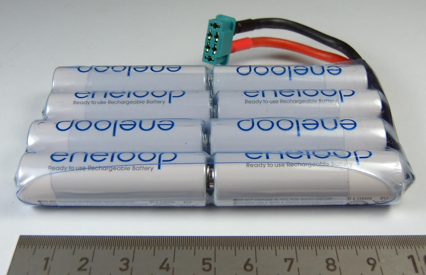 1 Akku-Pack mit 8x ENELOOP HR-3U-Zellen, 9,6V 2000mAh,      