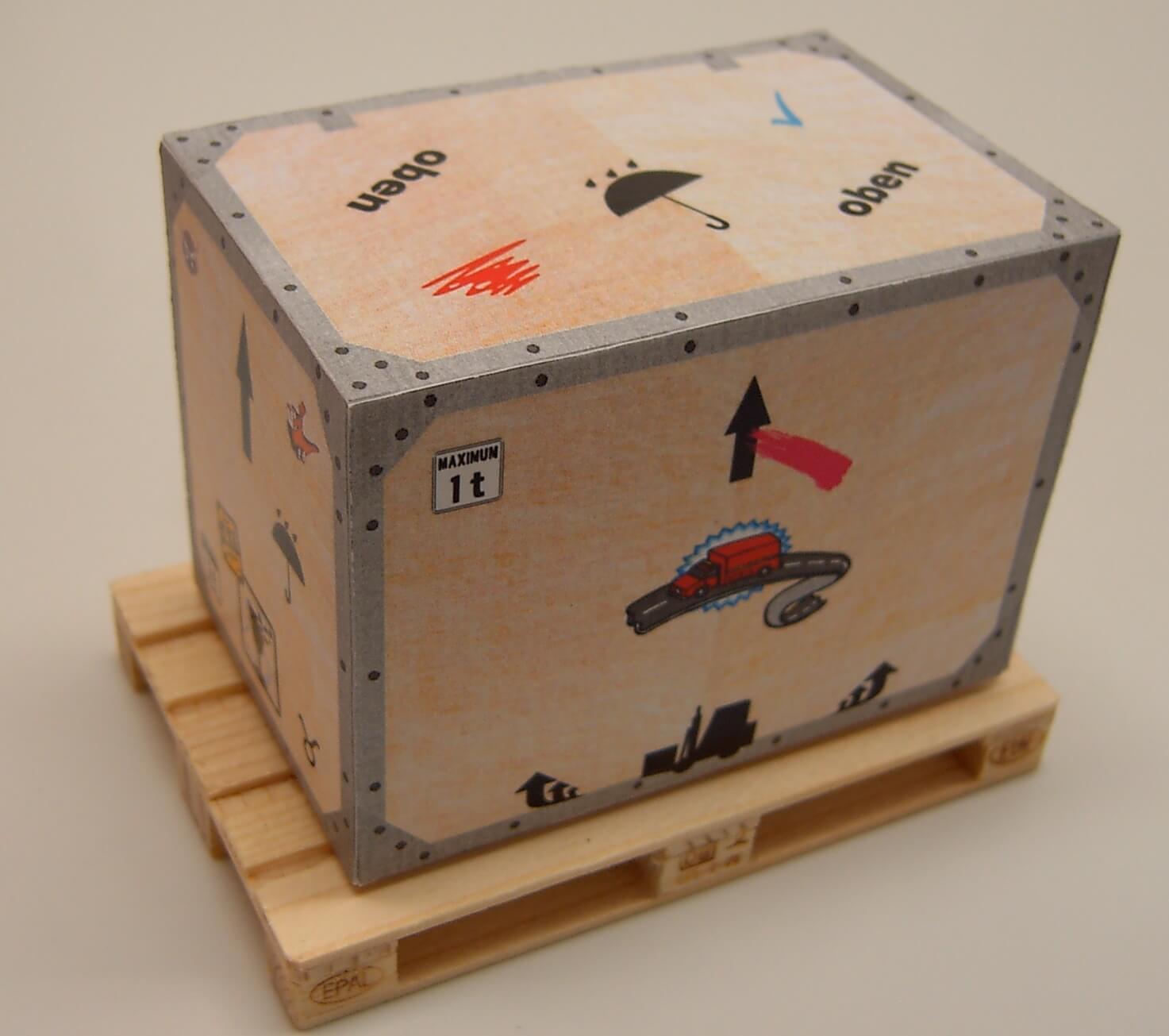 Ausschneide-Bogen (A4) mit 1 Übersee- Kiste ca. 70x45x50mm Ausschneide-Bogen (A4) mit 1 Übersee- Kiste ca. 70x45x50mm