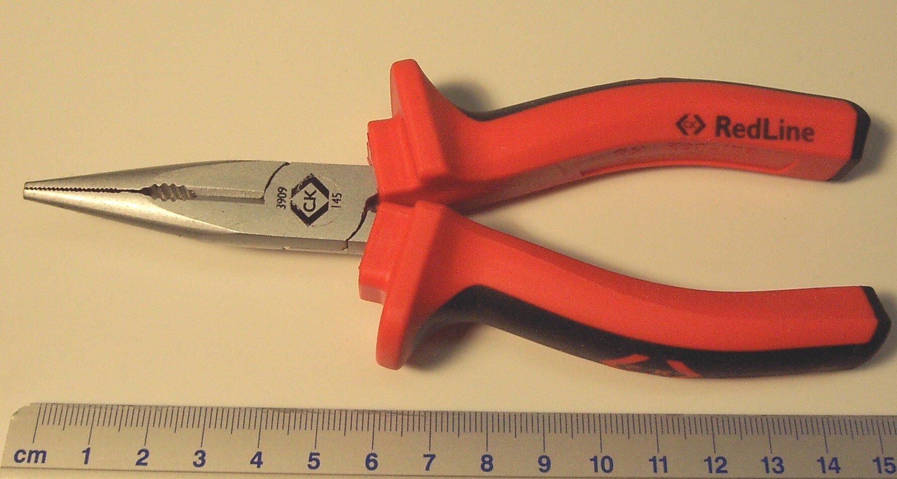 Spitzzange,halbrunde Backen,gerade.145mm C.K Spitzzange,halbrunde Backen,gerade.145mm C.K