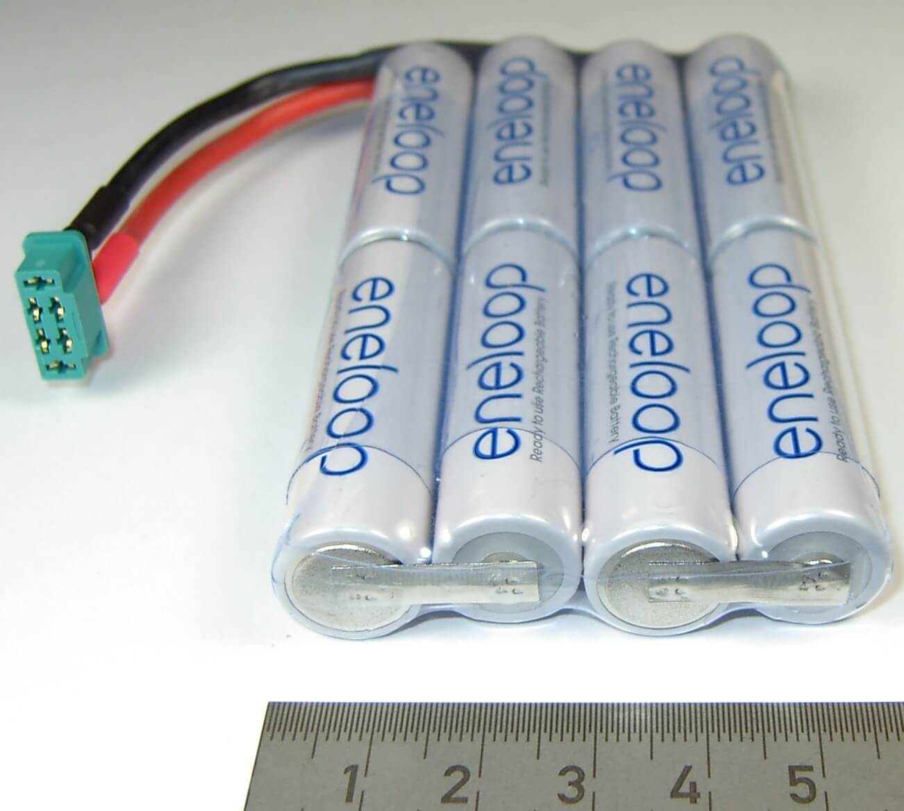 1 Akku-Pack mit 8x ENELOOP HR-3U-Zellen, 9,6V 2000mAh,      