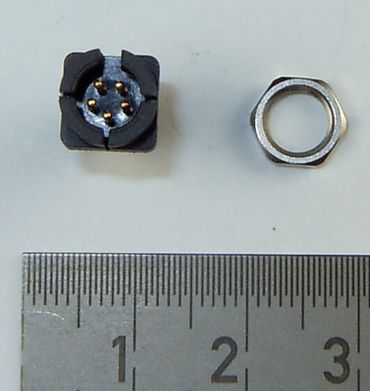 St. 5-polige Miniatur-Steckverbindung. Einbau-Dose 1 St. 5-polige Miniatur-Steckverbindung. Einbau-Dose