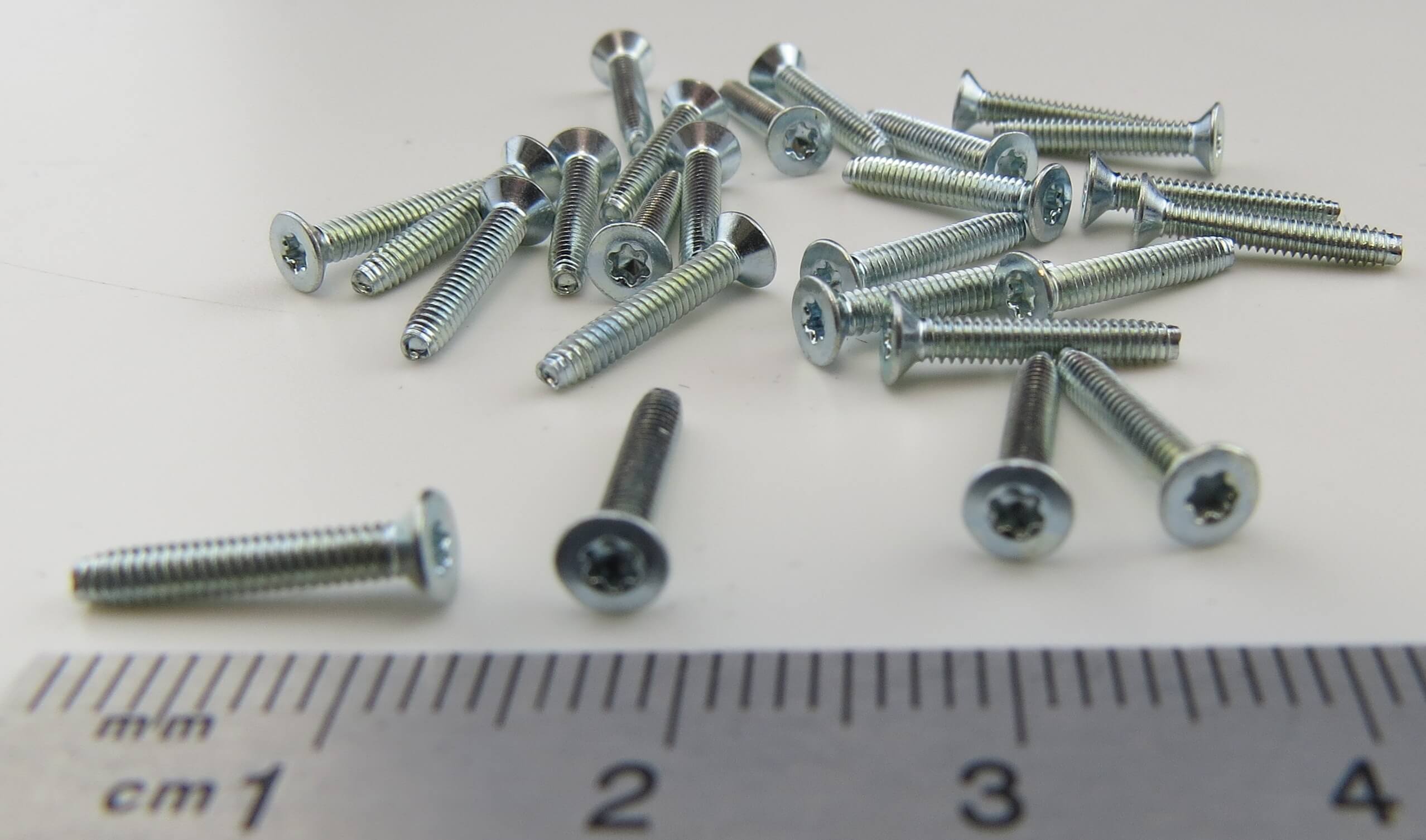 Senkkopfschrauben mit TORX-Sechskant DIN 7991, Stahl M2x12  