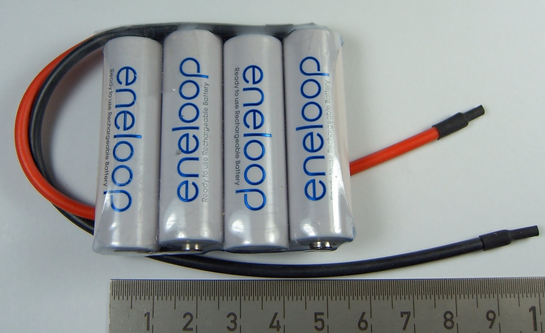 1 Akku-Pack mit 4x Sanyo ENELOOP, 4,8V   4 Zellen, 2000mAh  