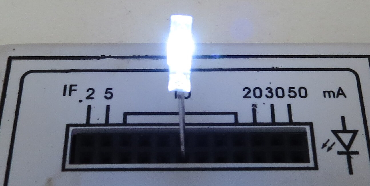 1x LED reinweiss 5x2, glasklares Gehäuse bedrahtet