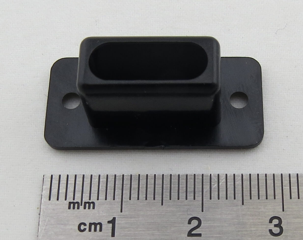 Einbaurahmen für Hochstromstecker oder Hochstrombuchse. K