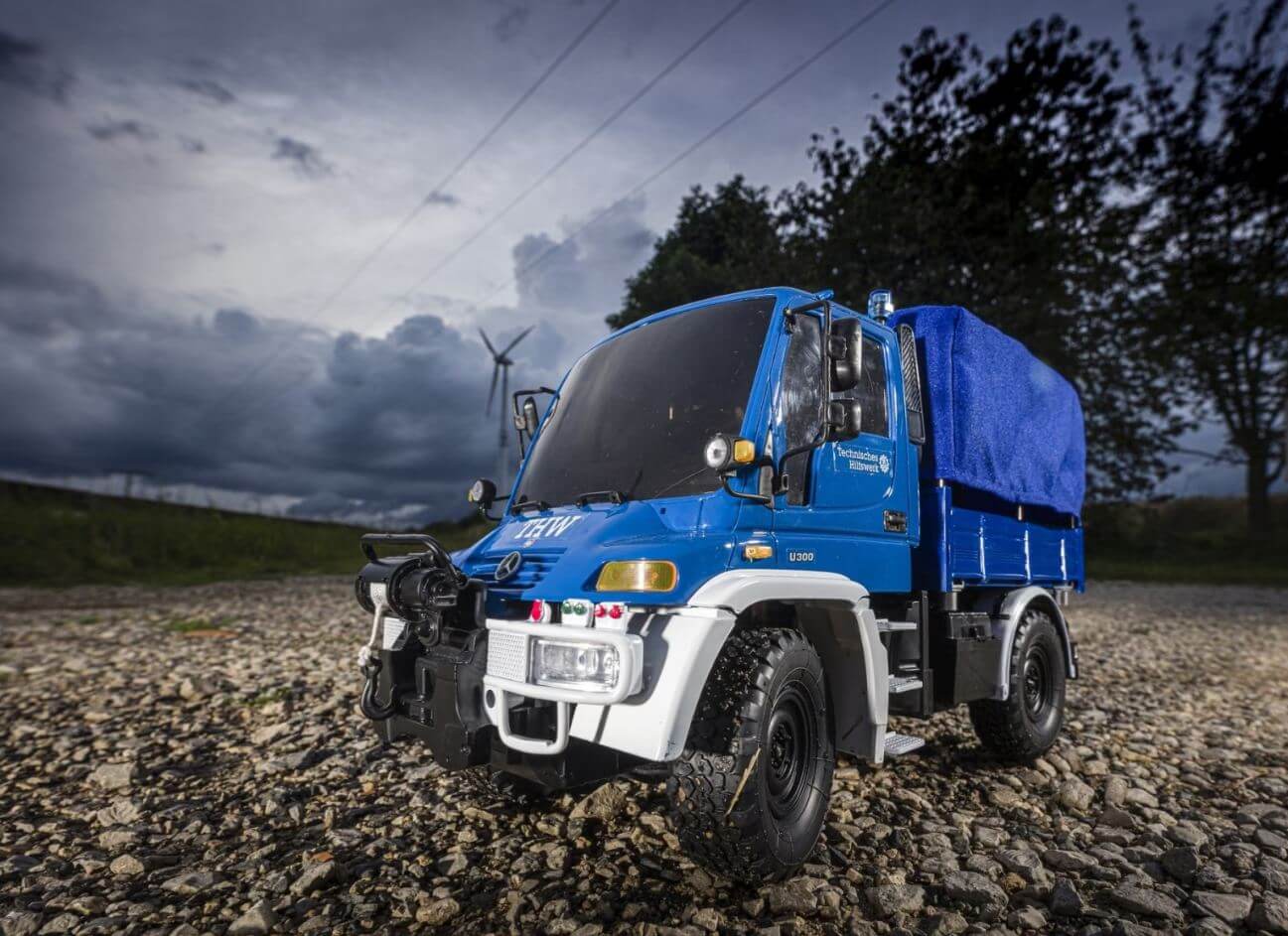 RC Mercedes Benz Unimog U300 THW, blau. Unimog mit 2,4GHz