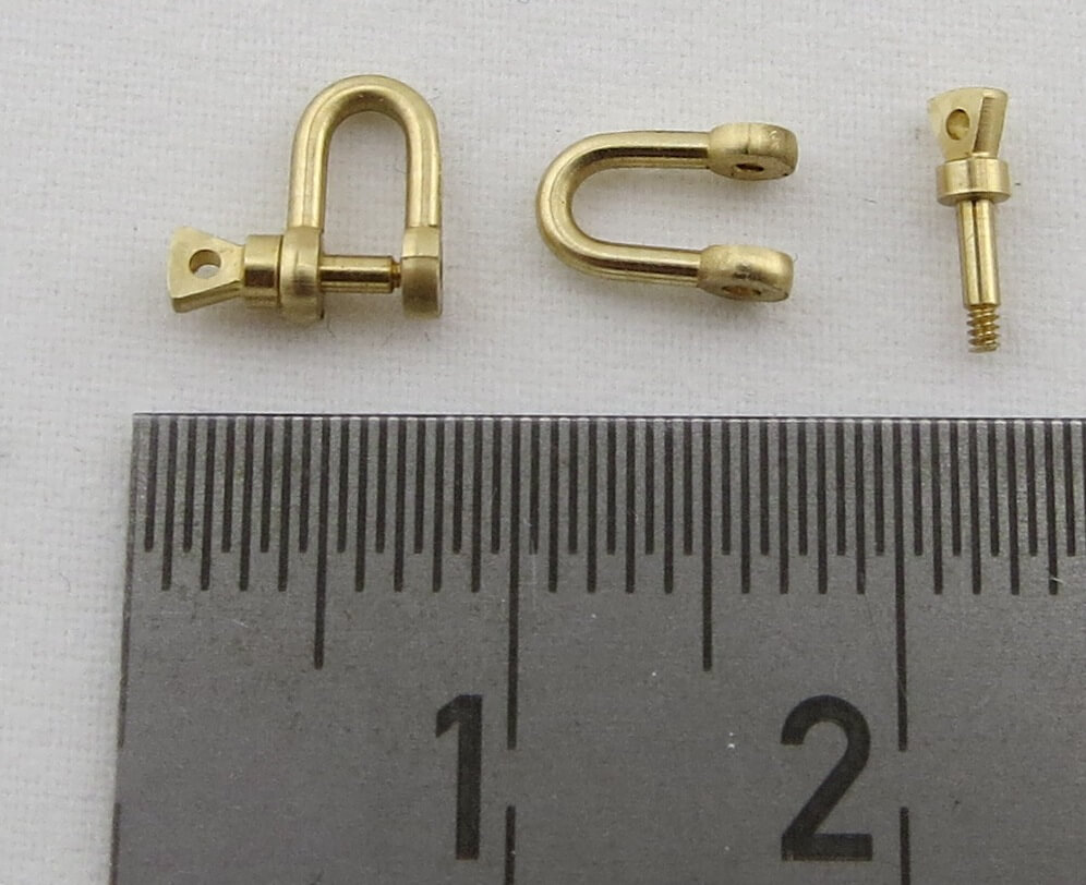 Schäkel ca. 7x4mm, Bolzendurchmesser ca. 1mm, Messing