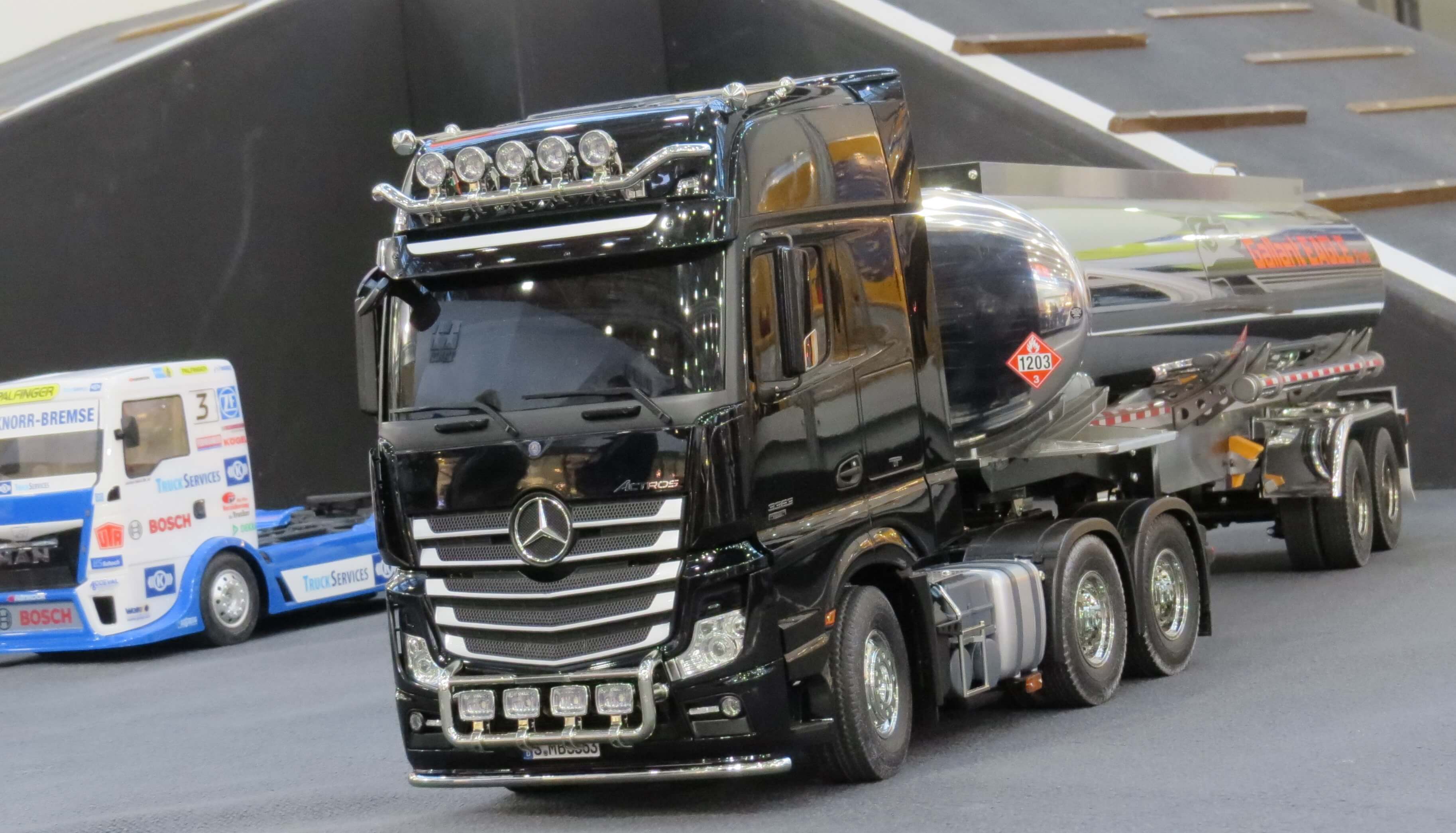 Tamiya Mercedes Benz ACTROS 3363 Gigaspace 6x4, Bausatz