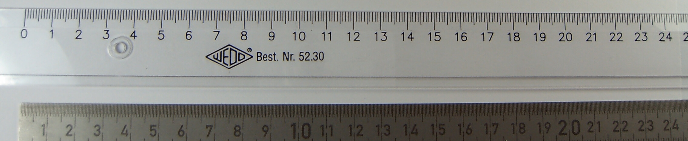 Lineal, aus Kunststoff, transparent 300mm. Mit geprägter 1 Lineal, aus Kunststoff, transparent 300mm. Mit geprägter