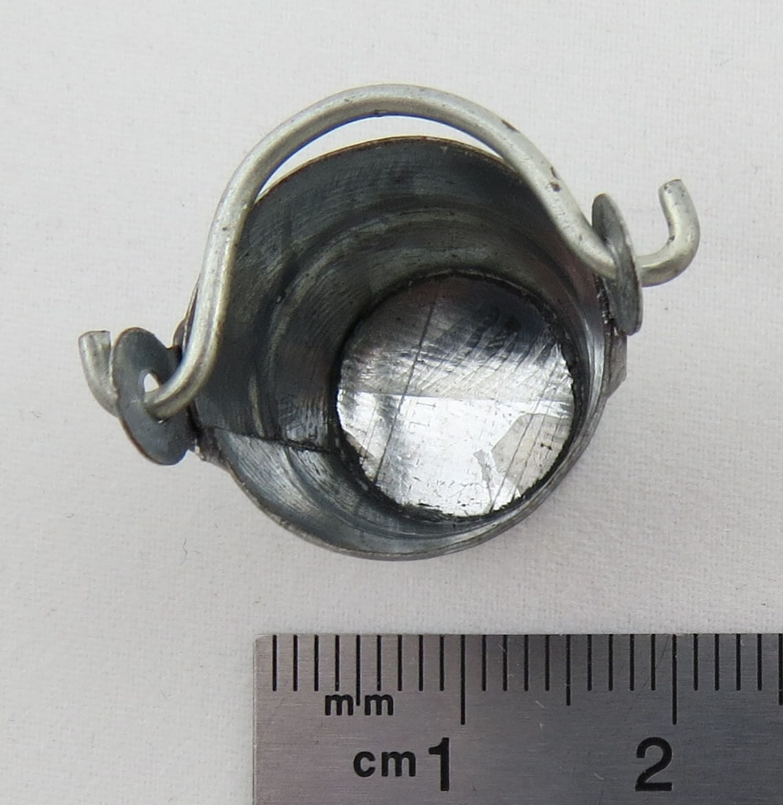 1x Blecheimer, verzinkt, 1,5cm Höhe. Ca. 16mm Durchmesser