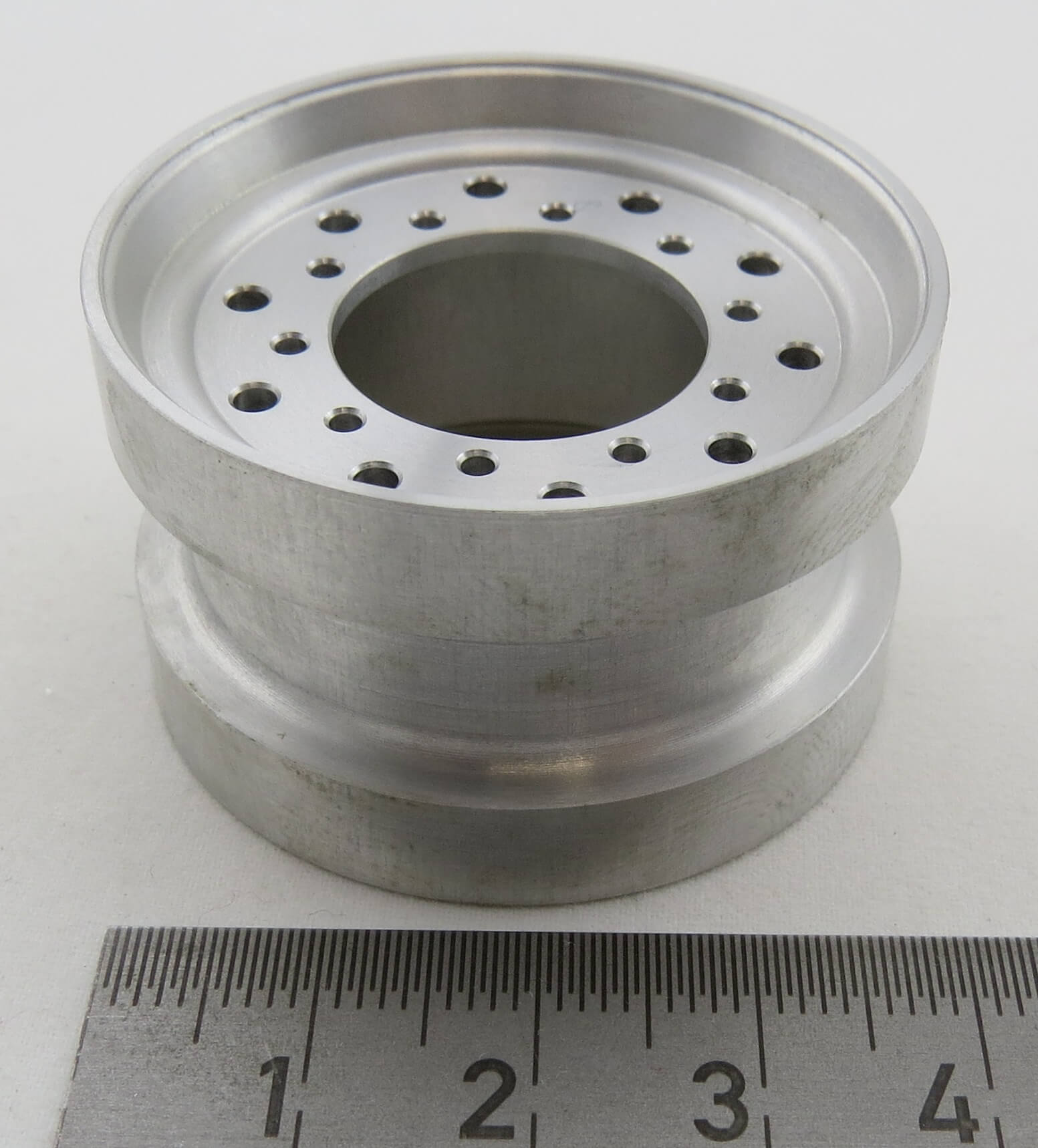 SLT-Felge für SLT-Reifen ALU Da=40/33mm Di=18mm, 24mm SLT-Felge für SLT-Reifen ALU Da=40/33mm Di=18mm, 24mm