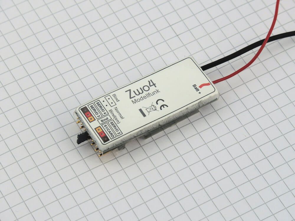 2,4GHz receiver with 4 servo channels. Supports the models 11342
